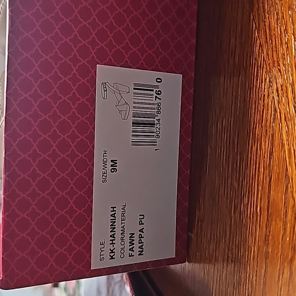 Heels - Picture 2 of 4